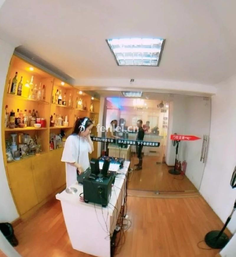 东营DJ电音舞曲制作培训 来正学娱乐 DJ培训基地